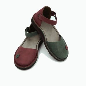 closed toe handmde leather sandals